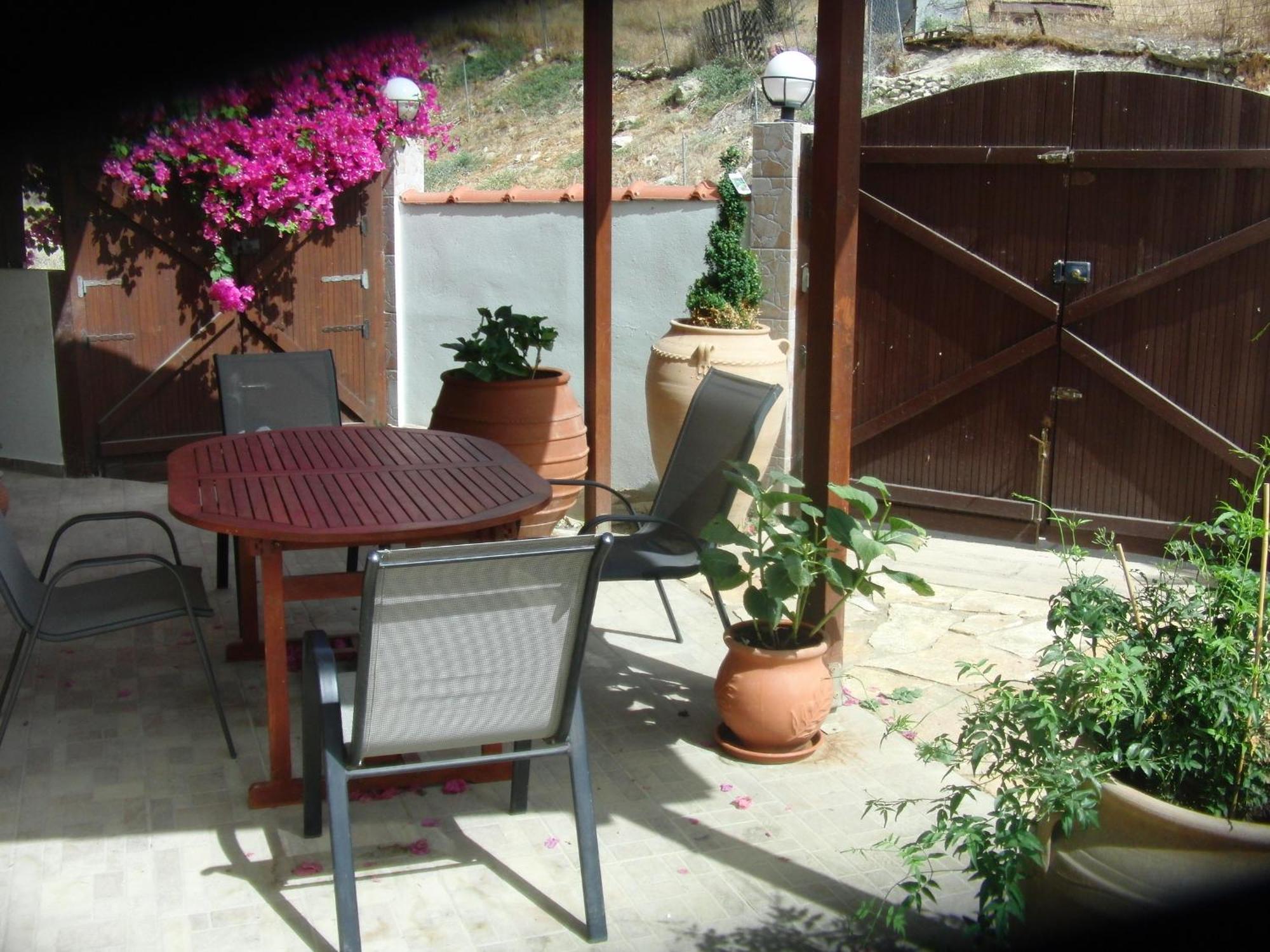 Artemis Appartments Pitsidia Extérieur photo