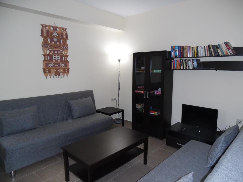 Artemis Appartments Pitsidia Extérieur photo