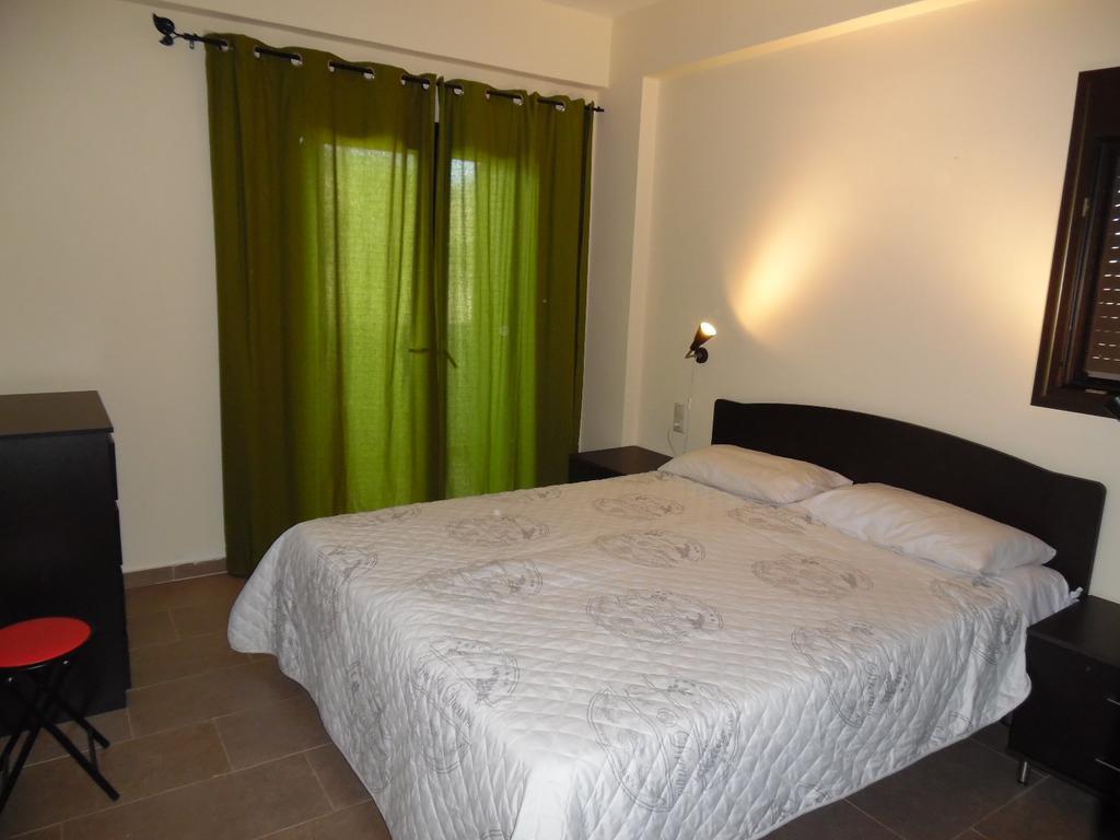 Artemis Appartments Pitsidia Extérieur photo